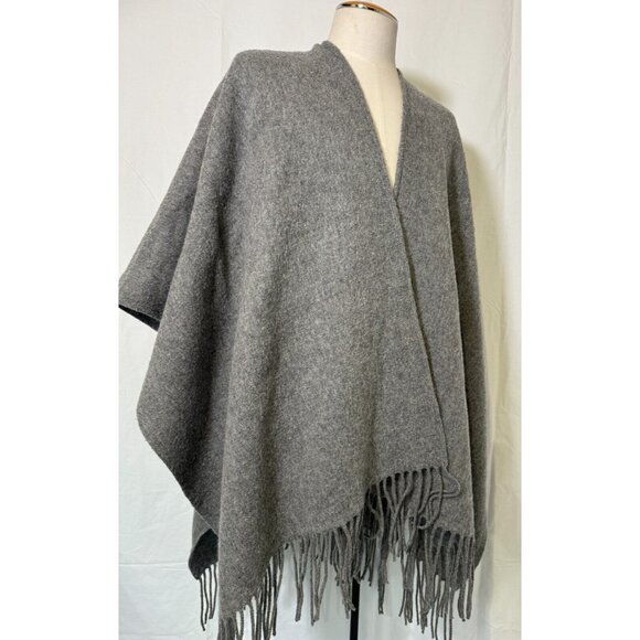 New ARITZIA ALXILIARY 100% Luxury Large Soft Wool Wrap Poncho Cape Fringe - Picture 1 of 13
